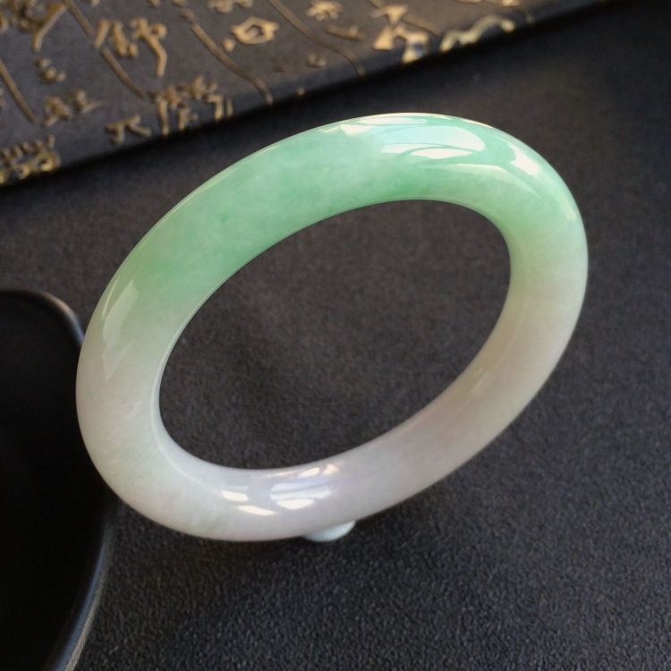 (超值推荐)糯冰种绿晴水圆条手镯(55.5mm)
