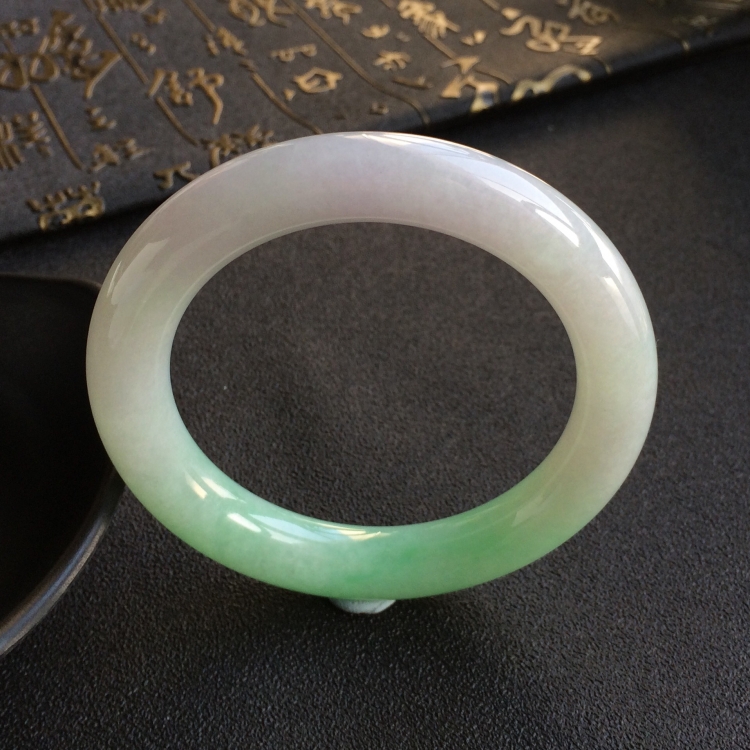 (超值推荐)糯冰种绿晴水圆条手镯(55.5mm)