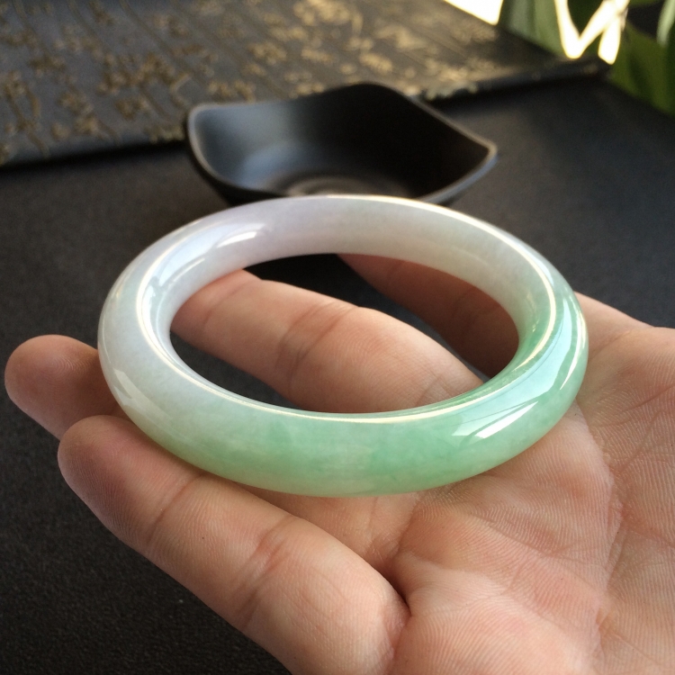 (超值推荐)糯冰种绿晴水圆条手镯(55.5mm)