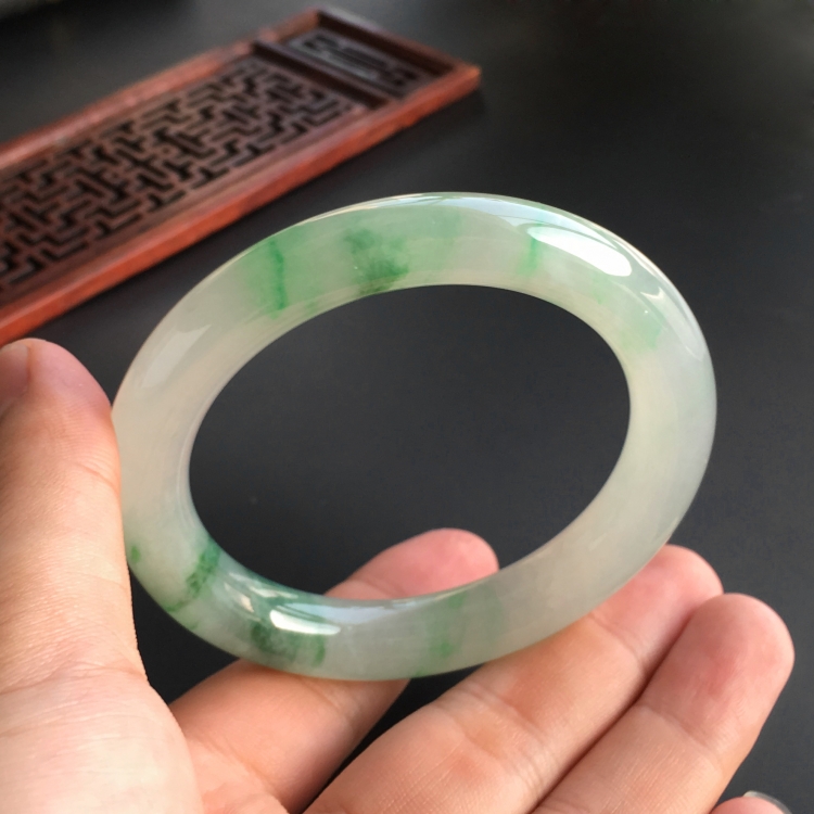 (超值推荐)冰种飘花圆条手镯(56.4mm)