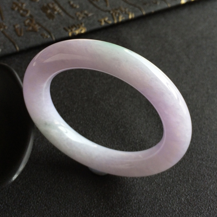 (超值推荐)糯冰种春带彩圆条手镯(54.8mm)
