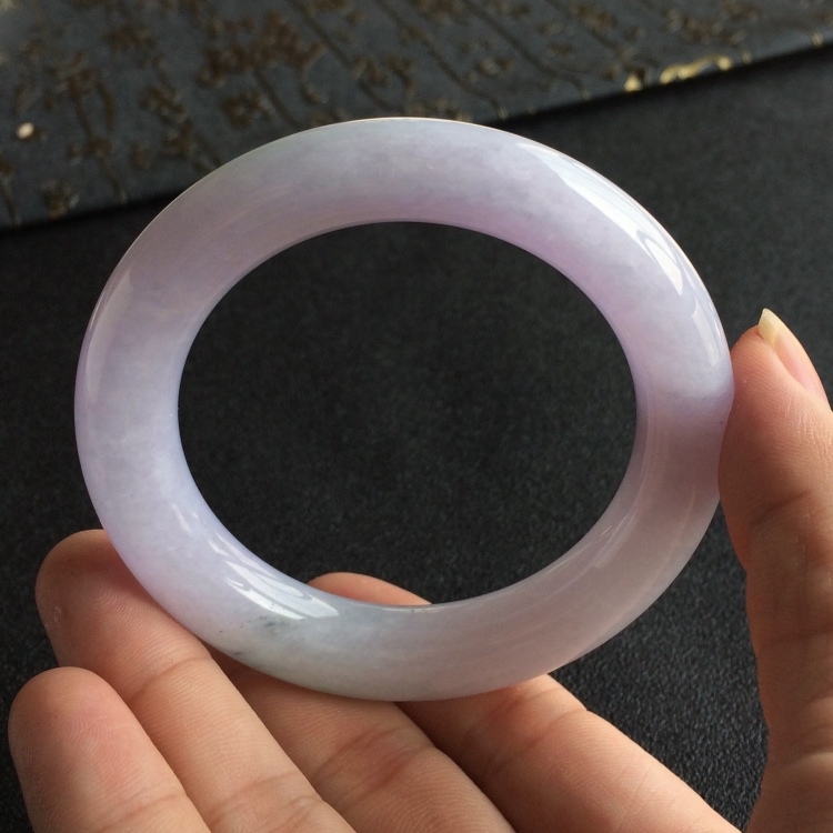 (超值推荐)糯冰种春带彩圆条手镯(54.8mm)