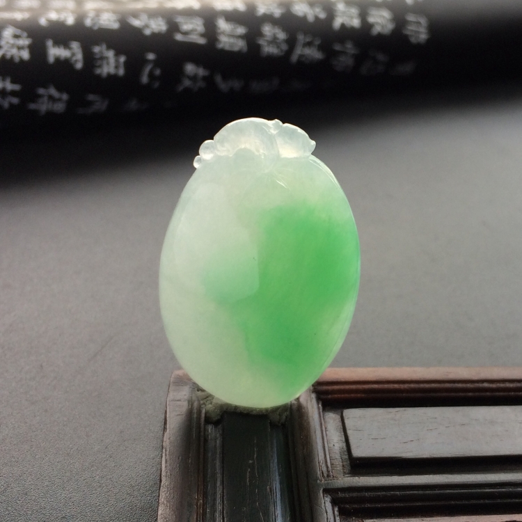 （超值推荐）糯冰种飘翠福瓜挂件