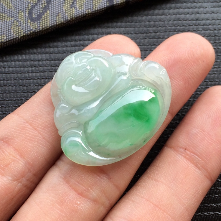 (超值推荐)糯冰种飘翠玉佛挂件