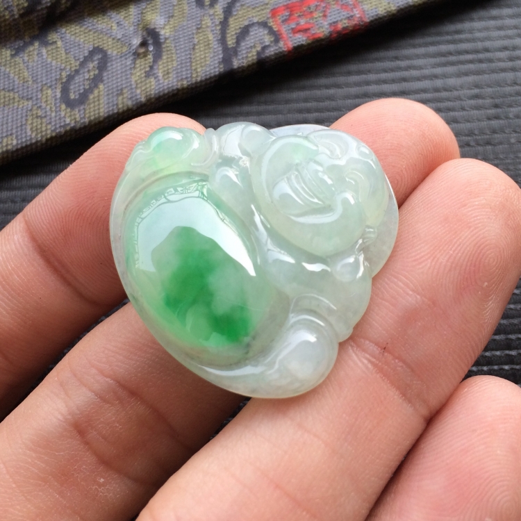 (超值推荐)糯冰种飘翠玉佛挂件