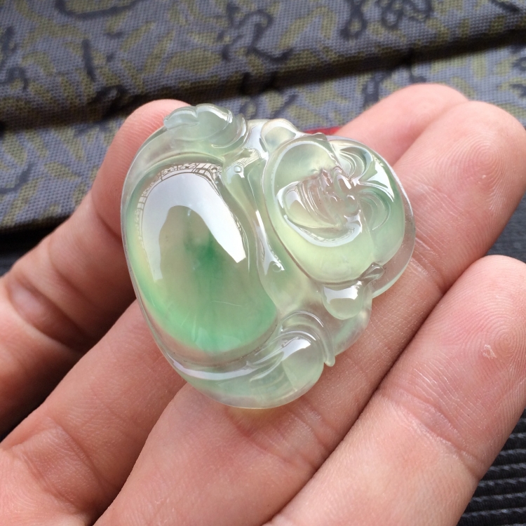 (超值推荐)冰种飘绿花玉佛挂件