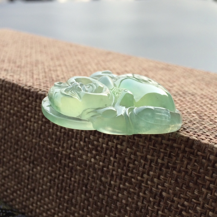 (超值推荐)冰种飘绿花玉佛挂件