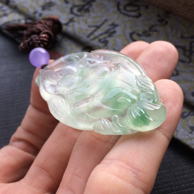 (超值推荐)冰玻种飘绿花观自在挂件