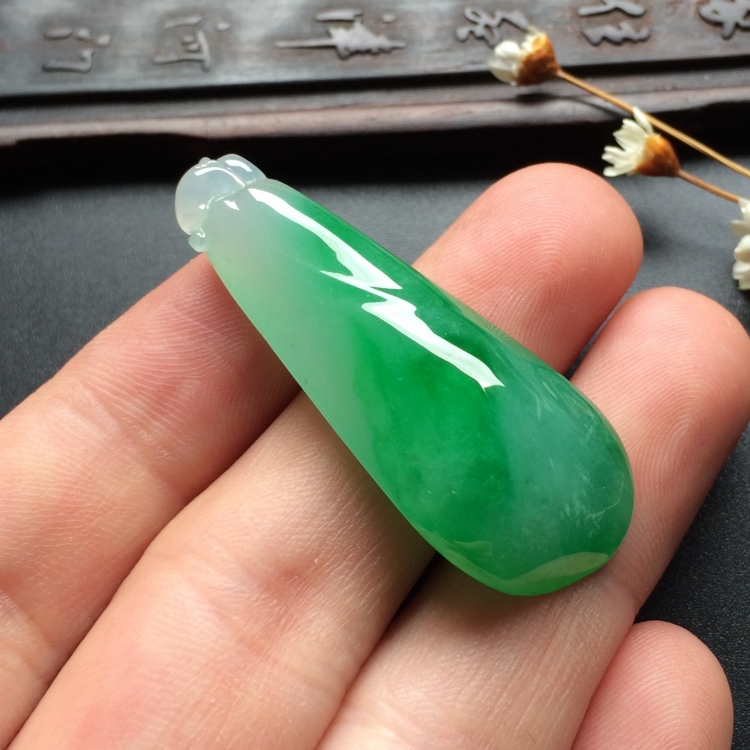 （超值推荐）糯冰种阳绿福瓜挂件
