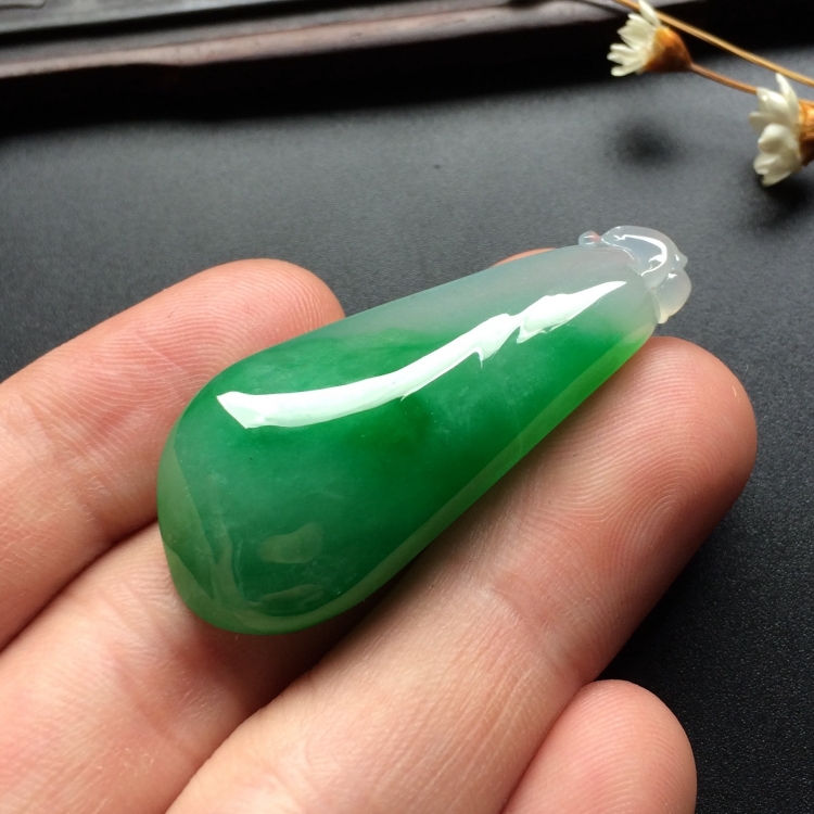 （超值推荐）糯冰种阳绿福瓜挂件