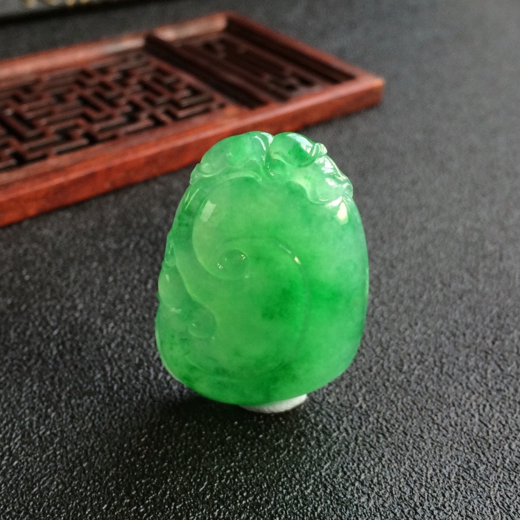 (超值推荐)糯冰种翠色如意挂件