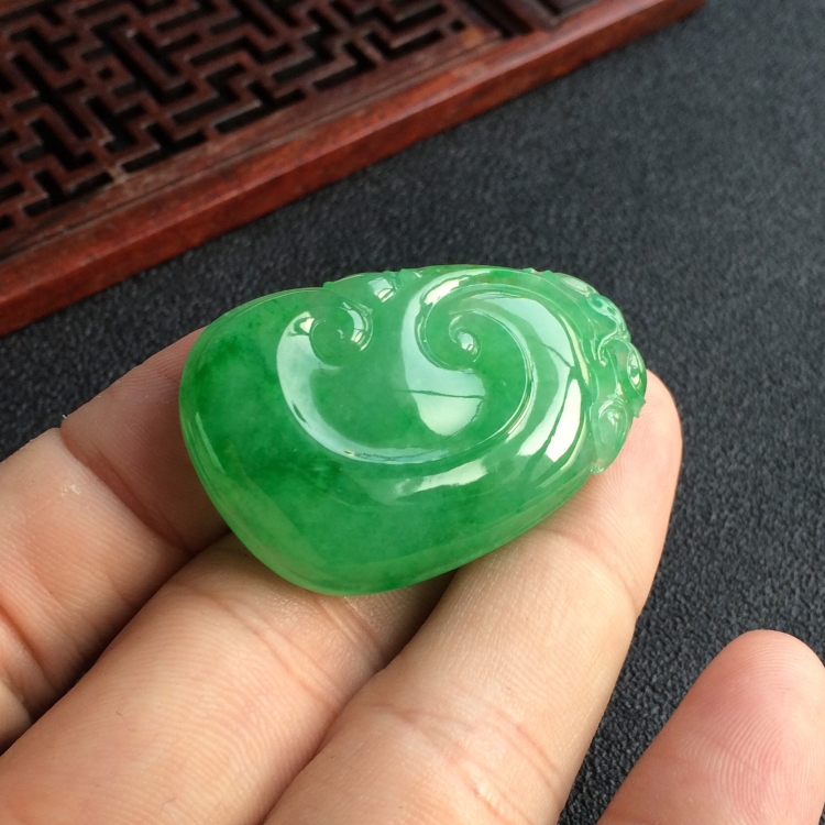 (超值推荐)糯冰种翠色如意挂件