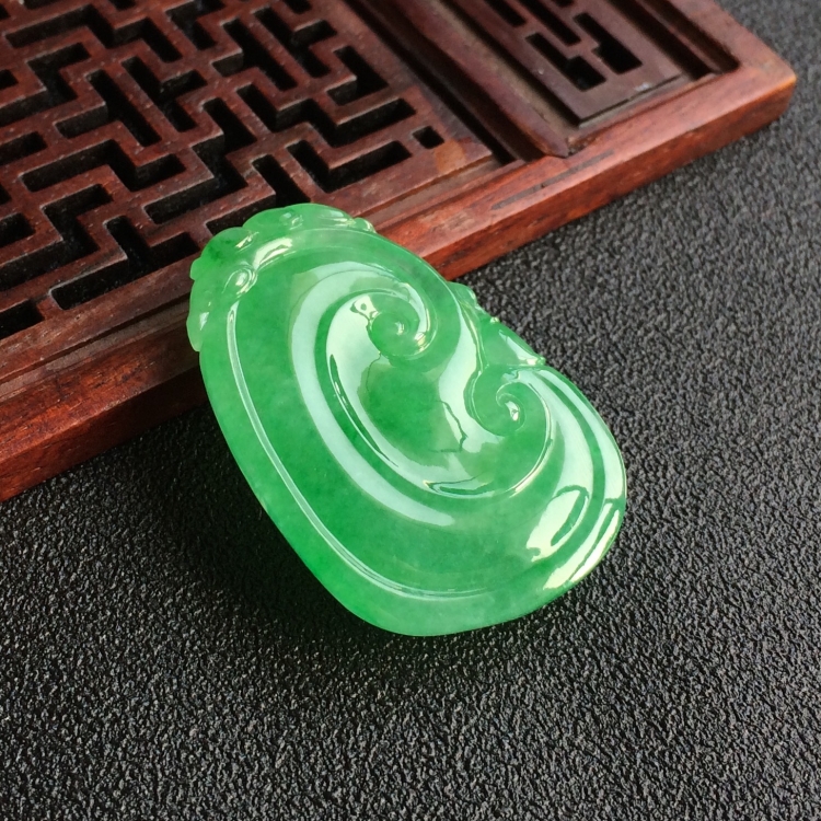 (超值推荐)糯冰种翠色如意挂件