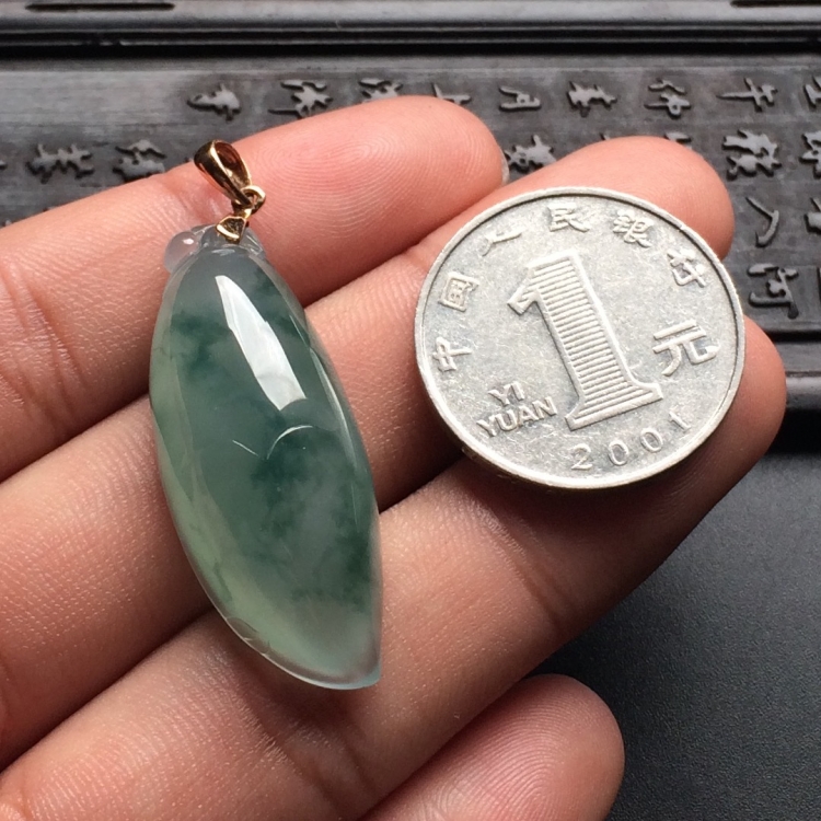（超值推荐）冰种飘花福瓜挂件（金扣）