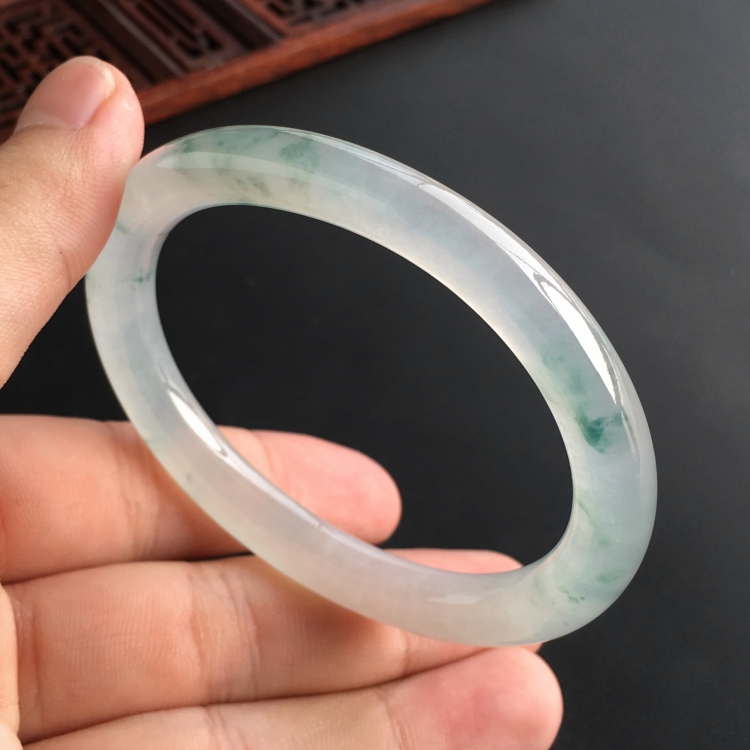 (超值推荐)冰种飘花贵妃镯(54.8mm-48.1mm)