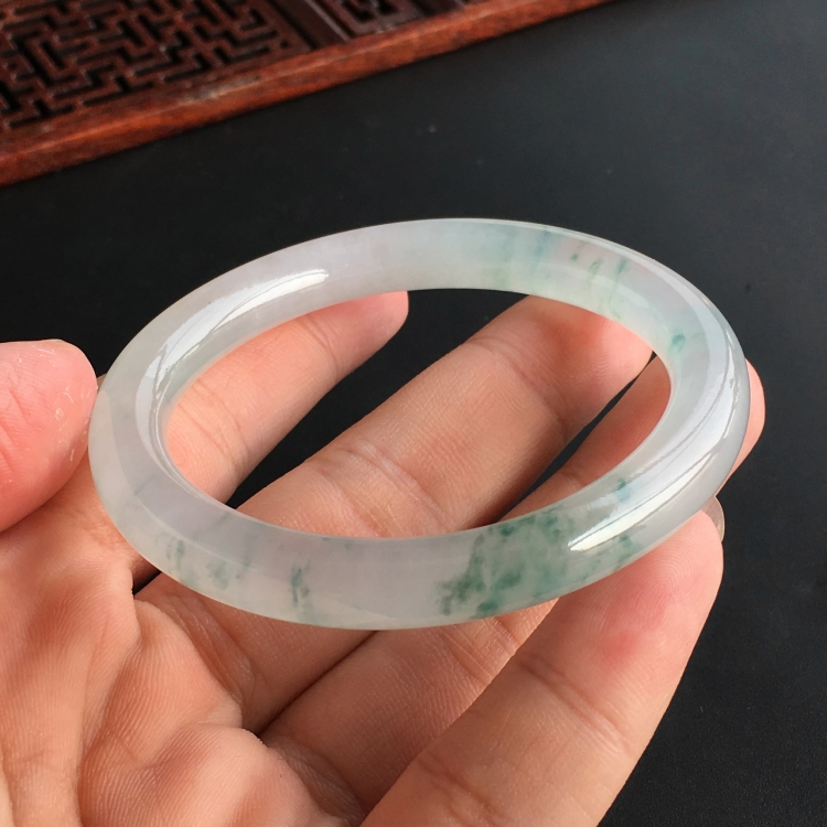 (超值推荐)冰种飘花贵妃镯(54.8mm-48.1mm)