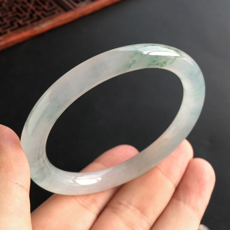 (超值推荐)冰种飘花贵妃镯(54.8mm-48.1mm)