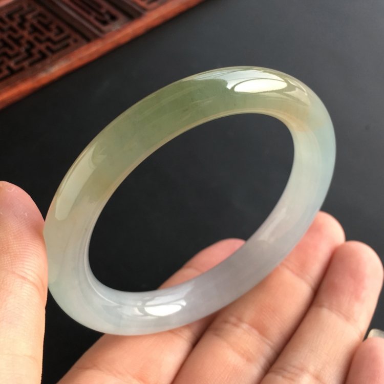 (超值推荐)冰种晴水黄翡圆条手镯(53.8mm)