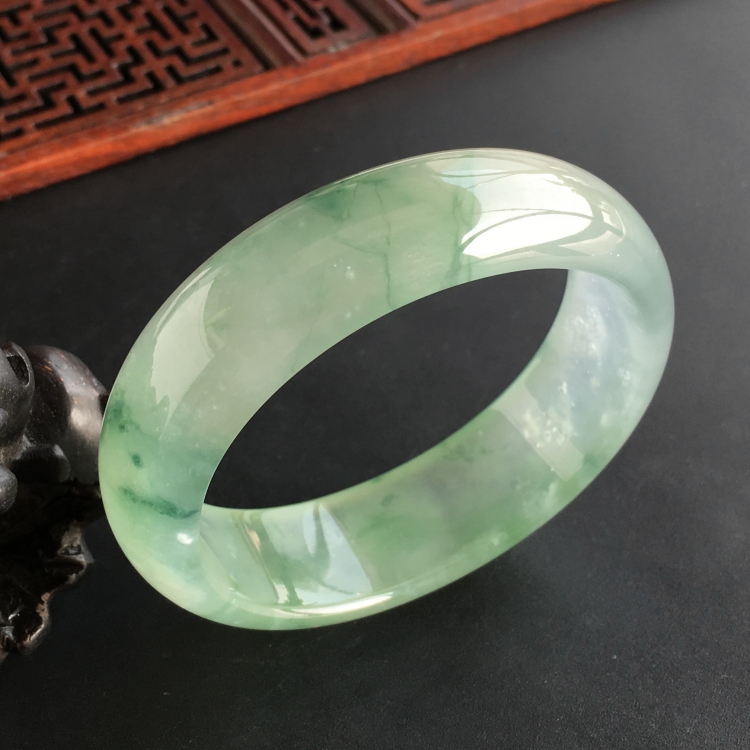 (超值推荐)冰种飘花贵妃镯(55mm-47.8mm)
