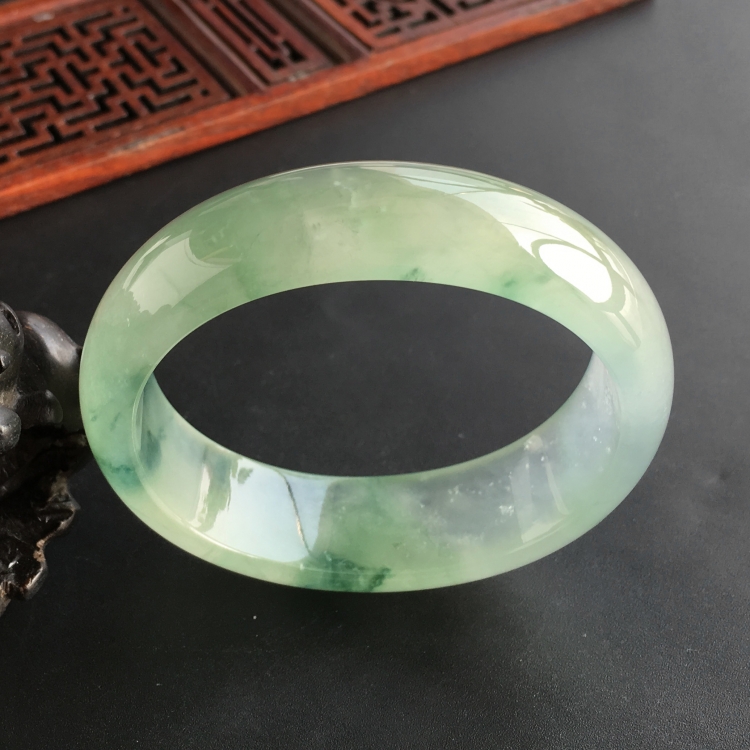 (超值推荐)冰种飘花贵妃镯(55mm-47.8mm)