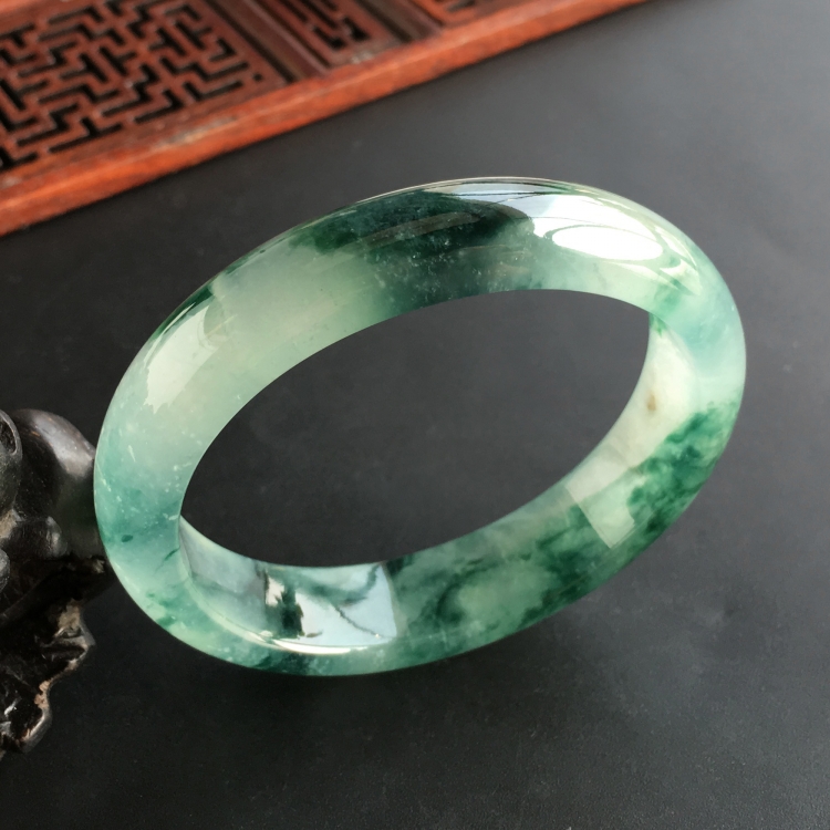 (超值推荐)冰种飘花贵妃镯(55.4mm-48.6mm)