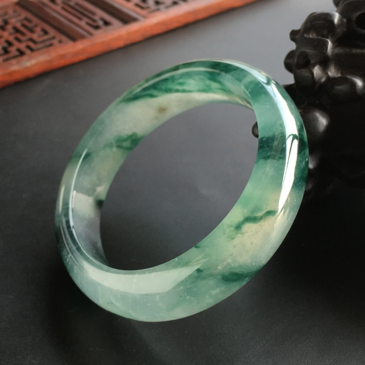 (超值推荐)冰种飘花贵妃镯(55.4mm-48.6mm)