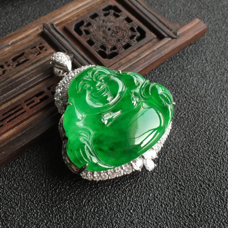 (超值推荐)冰种阳绿镶白金钻石玉佛胸坠