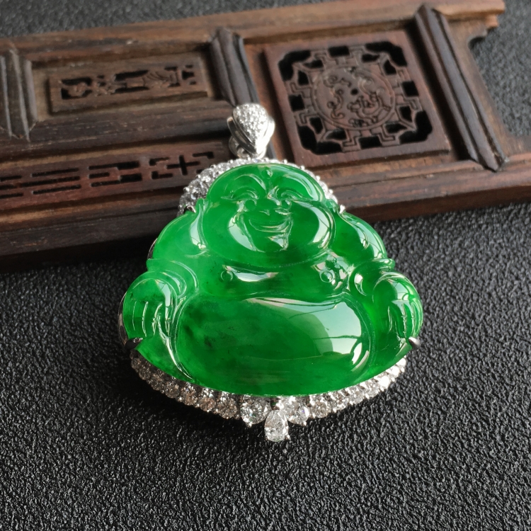 (超值推荐)冰种阳绿镶白金钻石玉佛胸坠