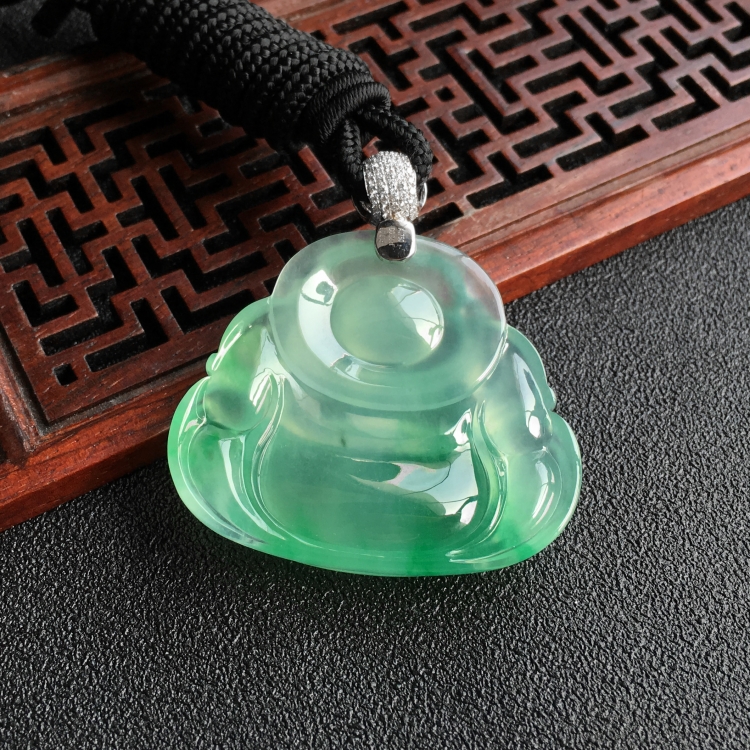 (超值推荐)冰种飘翠玉佛挂件(镶金扣)