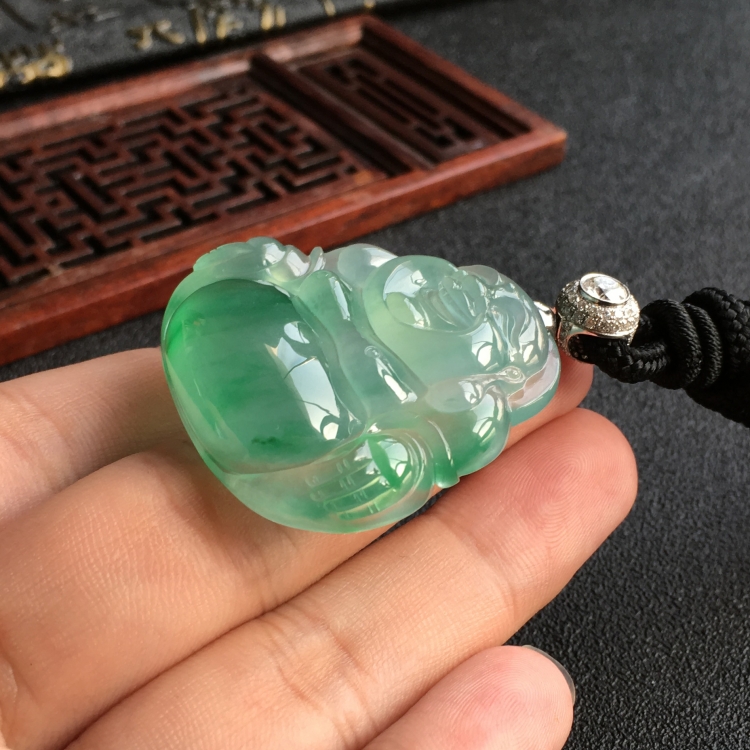 (超值推荐)冰种飘翠玉佛挂件(镶金扣)