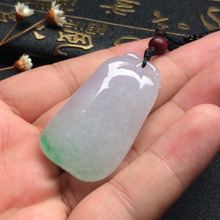 （超值推荐）糯冰种春带彩福瓜挂件