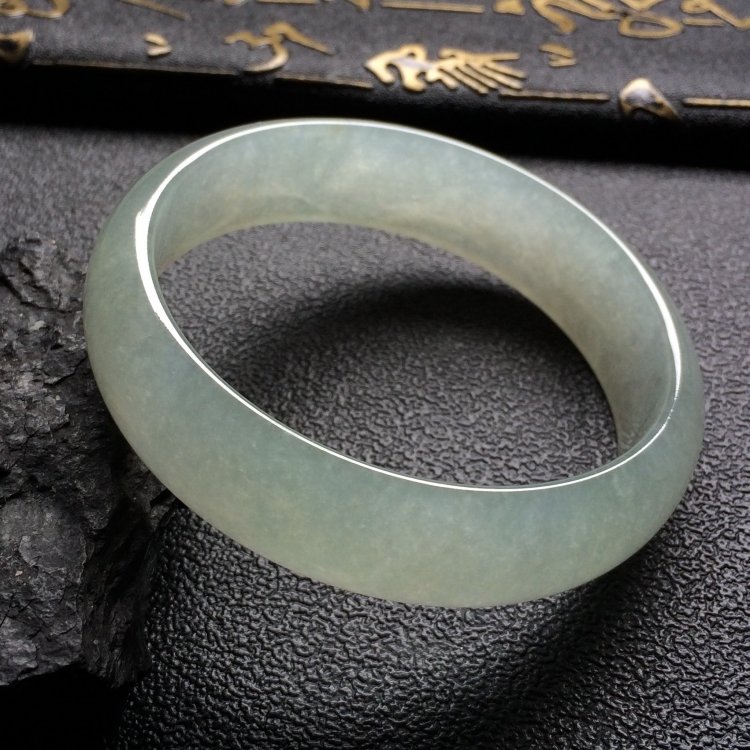 （超值推荐）冰种淡晴水手镯（58.3mm）