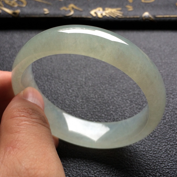 （超值推荐）冰种淡晴水手镯（58.3mm）