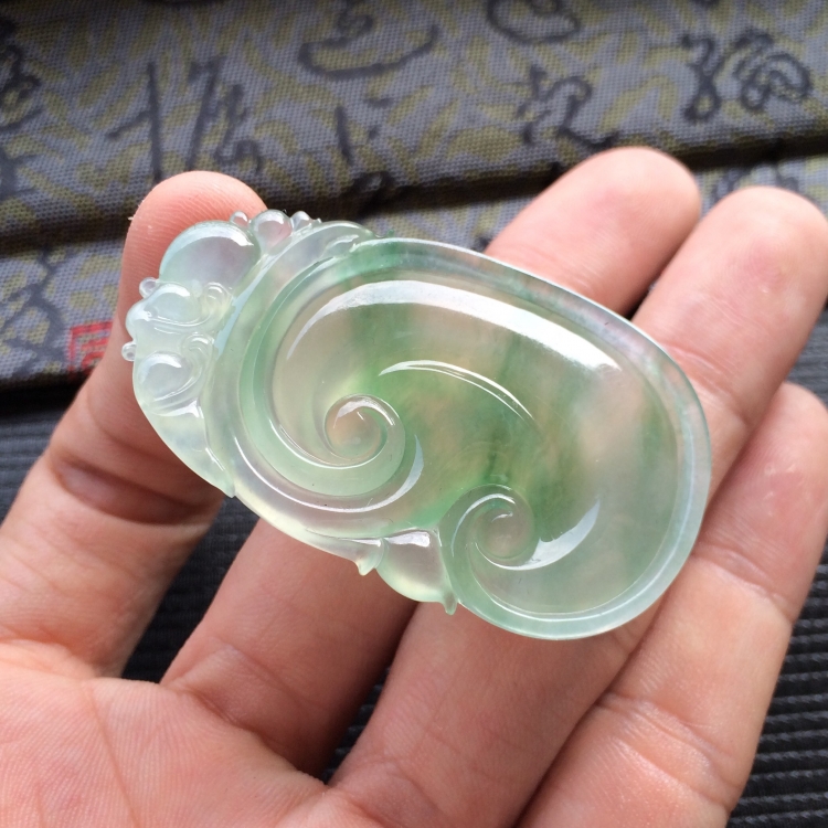 (超值推荐)冰种飘绿花如意挂件