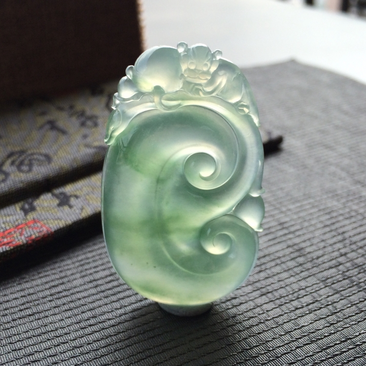 (超值推荐)冰种飘绿花如意挂件