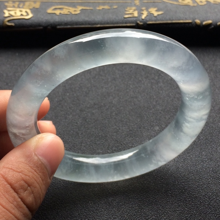（超值推荐）冰玻种淡晴水圆条手镯（54.5mm）