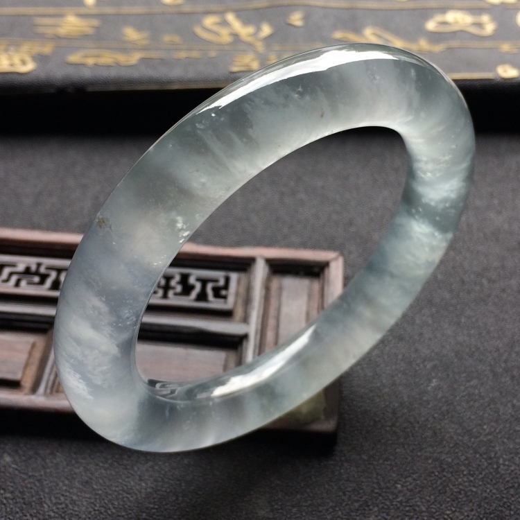 （超值推荐）冰玻种淡晴水圆条手镯（54.5mm）