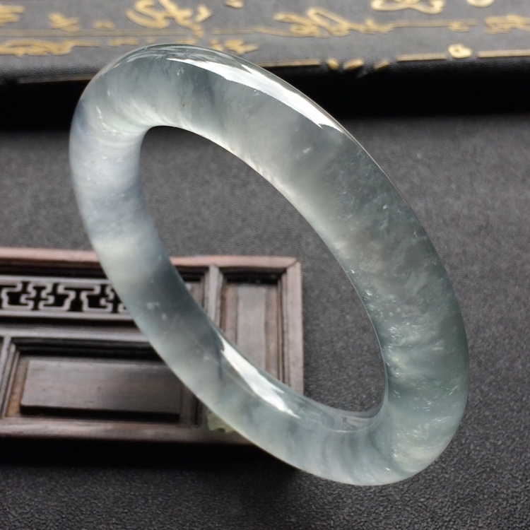 （超值推荐）冰玻种淡晴水圆条手镯（54.5mm）