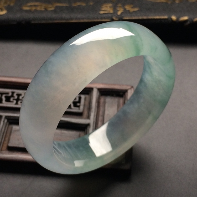 （超值推荐）冰种飘花贵妃镯（54.3mm-45.8mm）