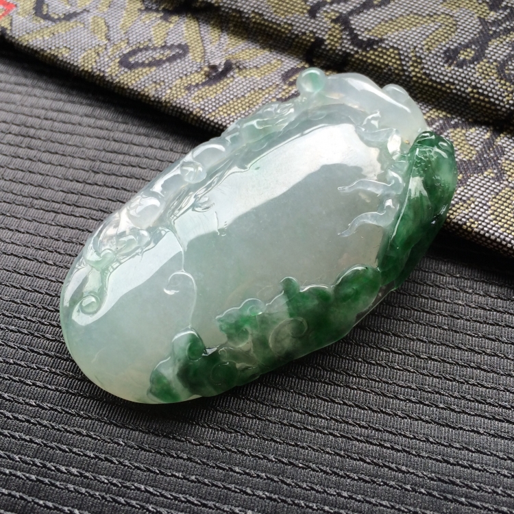 (超值推荐)糯冰种飘花福瓜挂件