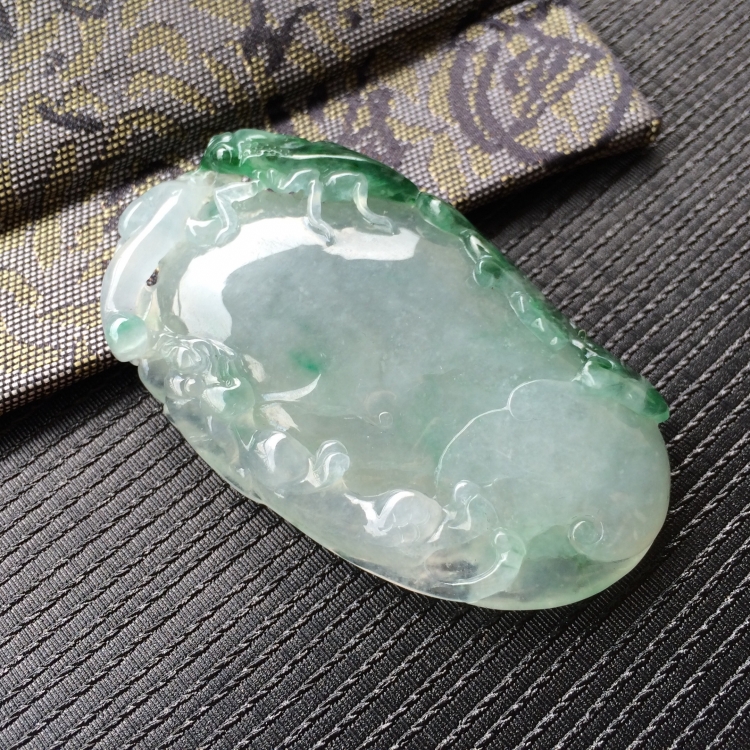 (超值推荐)糯冰种飘花福瓜挂件