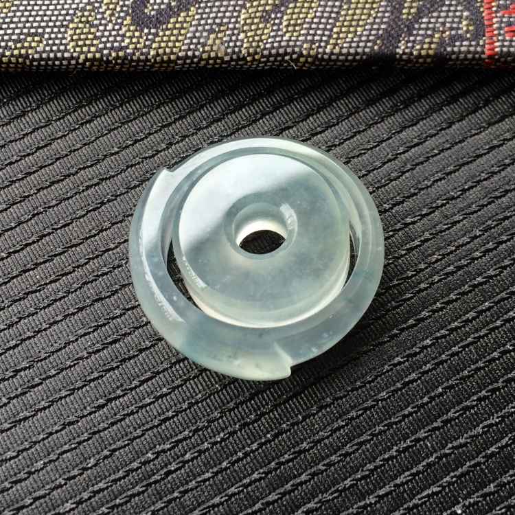 (超值推荐)冰玻种/冰种略飘花指环/平安扣一套走