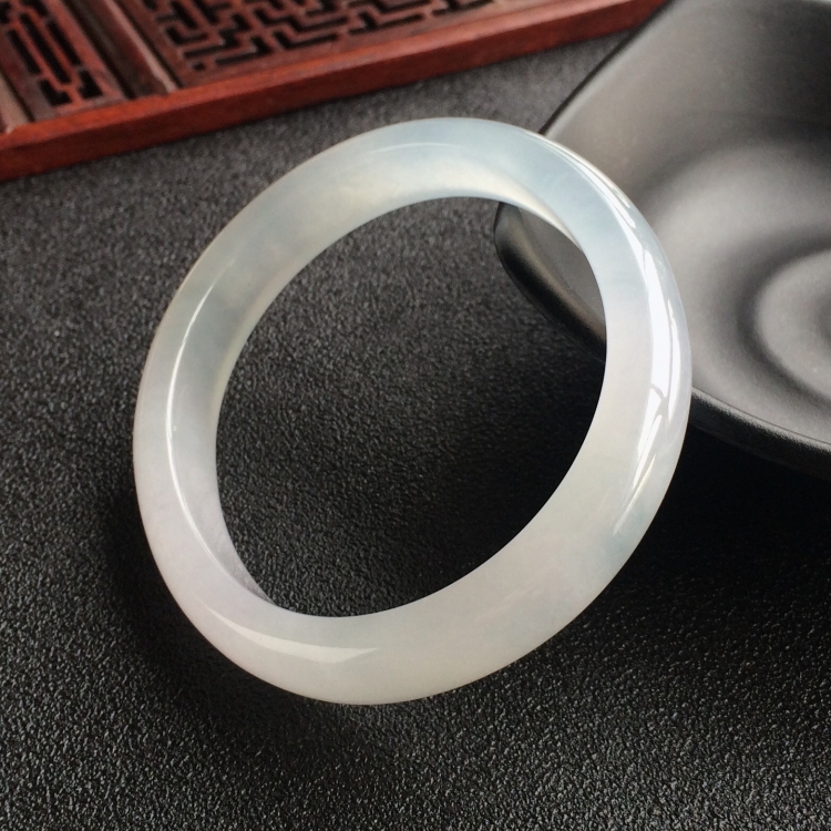 (超值推荐)冰种淡晴水贵妃镯(56.5mm-48.1mm)