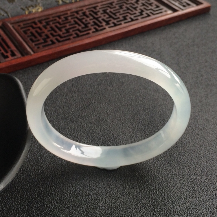 (超值推荐)冰种淡晴水贵妃镯(56.5mm-48.1mm)
