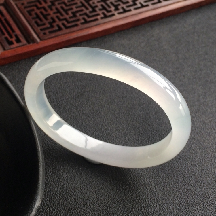 (超值推荐)冰种淡晴水贵妃镯(56.5mm-48.1mm)