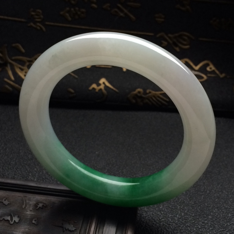 （超值推荐）糯冰种飘阳绿圆条手镯（56.6mm）