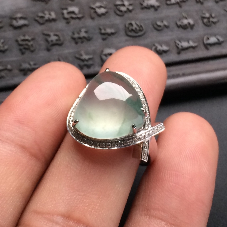 （超值推荐）镶白金钻石冰种飘花心形戒指