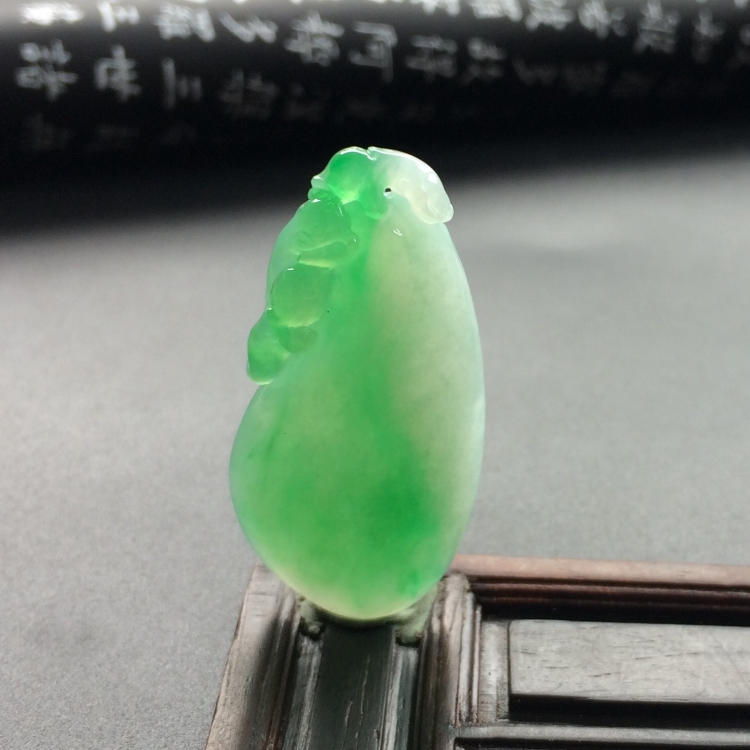 （超值推荐）糯冰种飘翠福瓜挂件