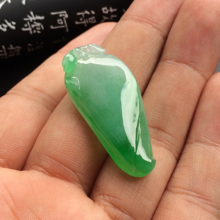 （超值推荐）糯冰种飘翠福瓜挂件