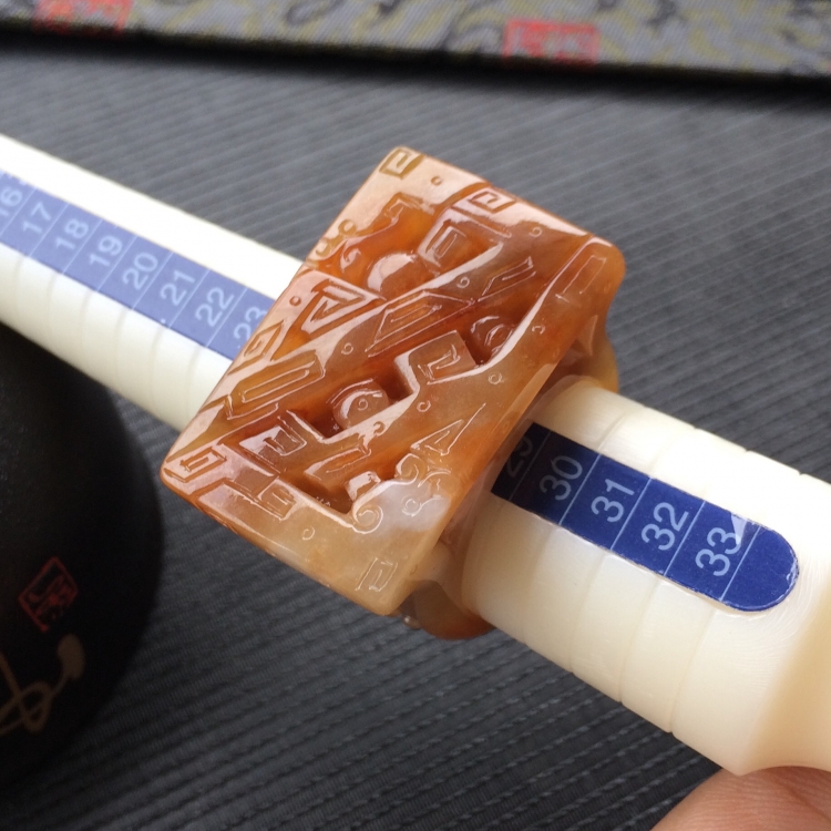 (超值推荐)糯冰种红黄翡仿古扳指